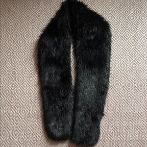Parkhurst Black Faux Fur Stole Scarf